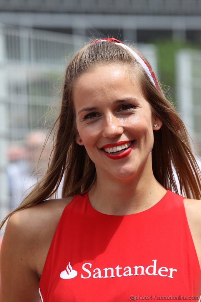 GP SPAGNA, 13.05.2012- grid girl, pitbabes