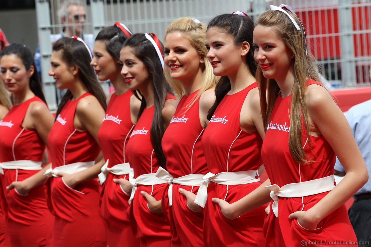 GP SPAGNA, 13.05.2012- grid girl, pitbabess