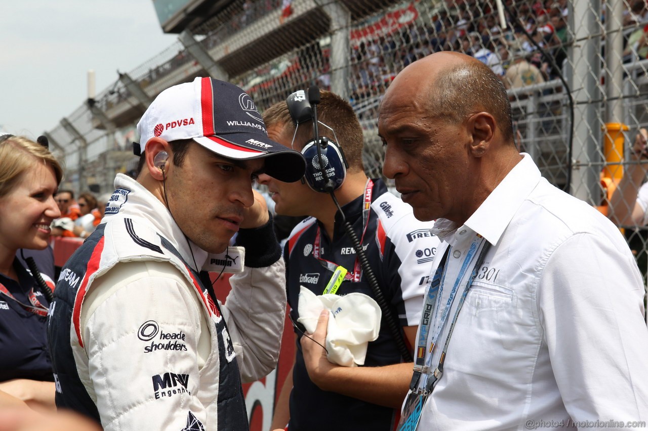 GP SPAGNA, 13.05.2012- Gara, Pastor Maldonado (VEN) Williams F1 Team FW34 e his father 