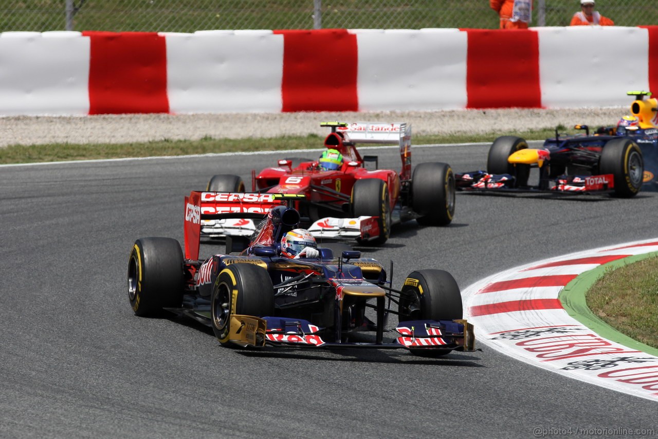 GP SPAGNA, 13.05.2012- Gara, Jean-Eric Vergne (FRA) Scuderia Toro Rosso STR7 davanti a Felipe Massa (BRA) Ferrari F2012 