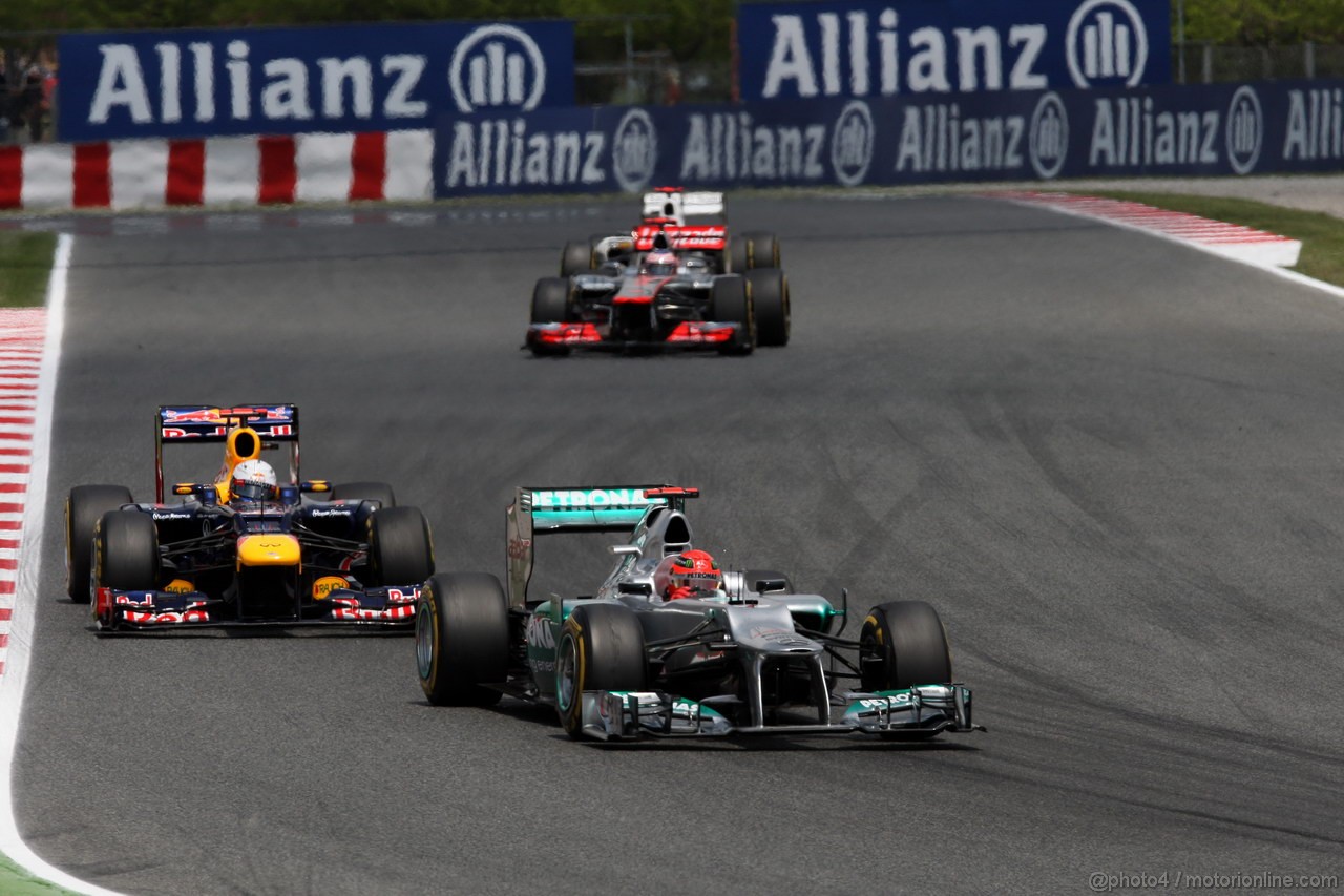 GP SPAGNA, 13.05.2012- Gara, Michael Schumacher (GER) Mercedes AMG F1 W03 davanti a Sebastian Vettel (GER) Red Bull Racing RB8 