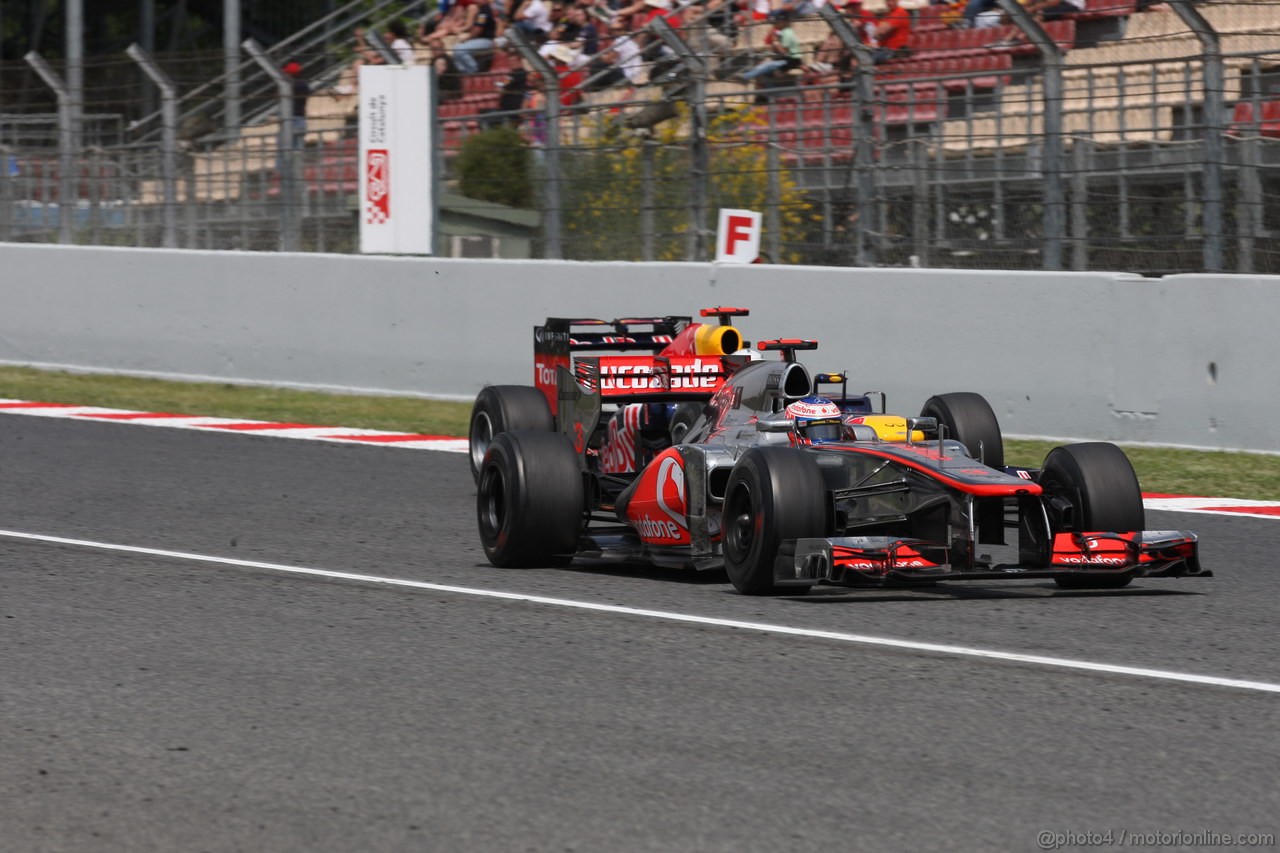 GP SPAGNA, 13.05.2012- Gara, Jenson Button (GBR) McLaren Mercedes MP4-27 e Sebastian Vettel (GER) Red Bull Racing RB8 