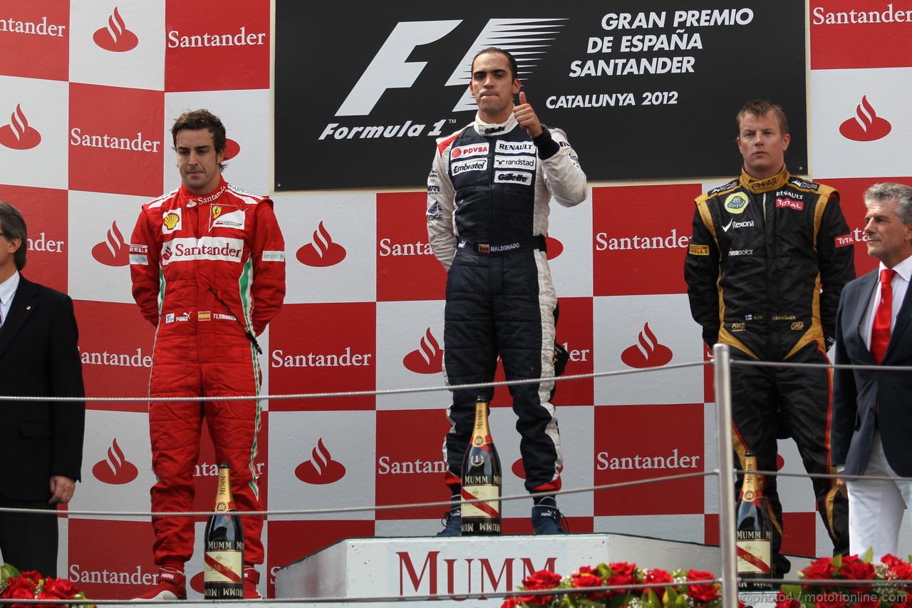 GP SPAGNA, 13.05.2012- Gara, Pastor Maldonado (VEN) Williams F1 Team FW34 vincitore, secondo e terzo Kimi Raikkonen (FIN) Lotus F1 Team E20