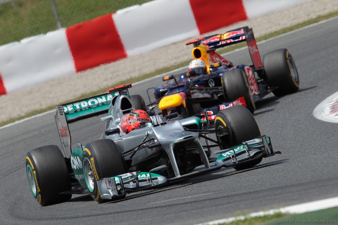 GP SPAGNA, 13.05.2012- Gara, Michael Schumacher (GER) Mercedes AMG F1 W03 e Sebastian Vettel (GER) Red Bull Racing RB8 