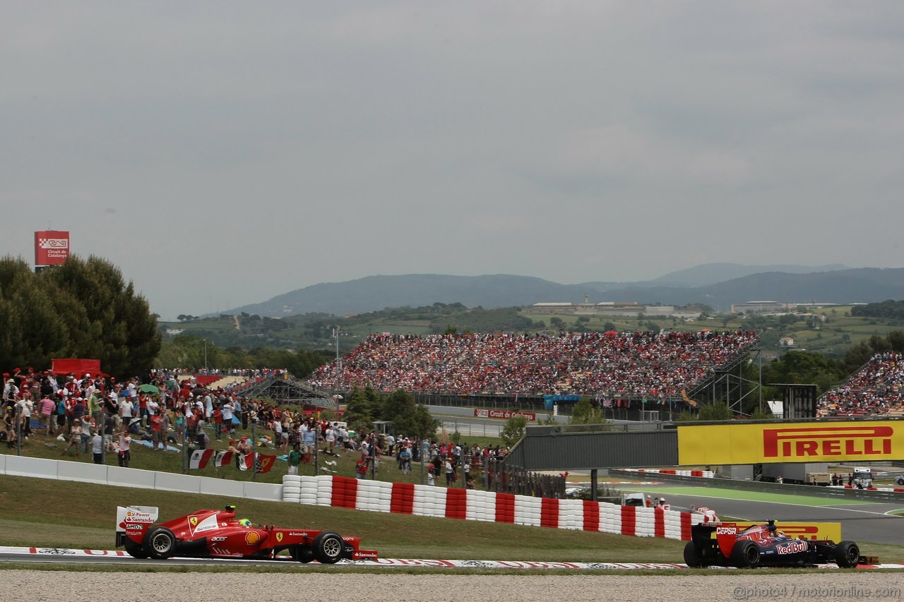 GP SPAGNA, 13.05.2012- Gara, Felipe Massa (BRA) Ferrari F2012 e Jean-Eric Vergne (FRA) Scuderia Toro Rosso STR7 