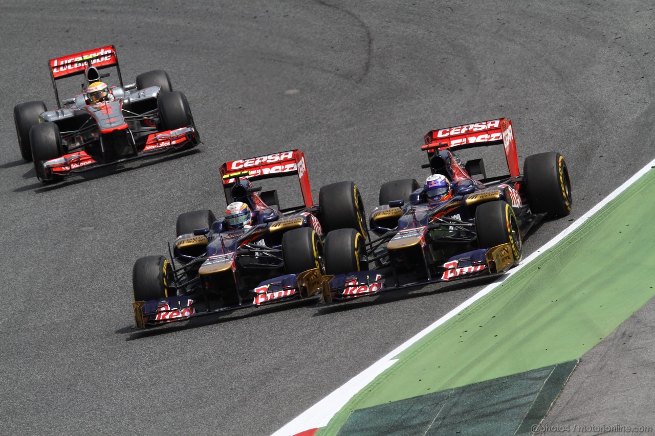 GP SPAGNA, 13.05.2012- Gara, Daniel Ricciardo (AUS) Scuderia Toro Rosso STR7 e Jean-Eric Vergne (FRA) Scuderia Toro Rosso STR7 