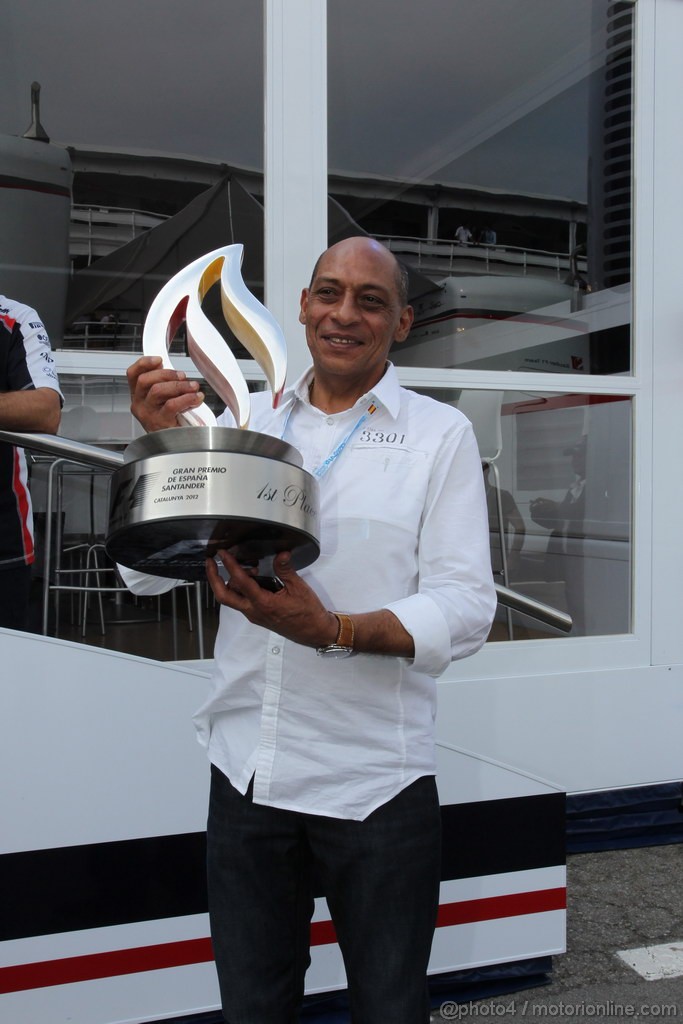 GP SPAGNA, 13.05.2012- Festeggiamenti, The father of Pastor Maldonado (VEN) Williams F1 Team FW34
