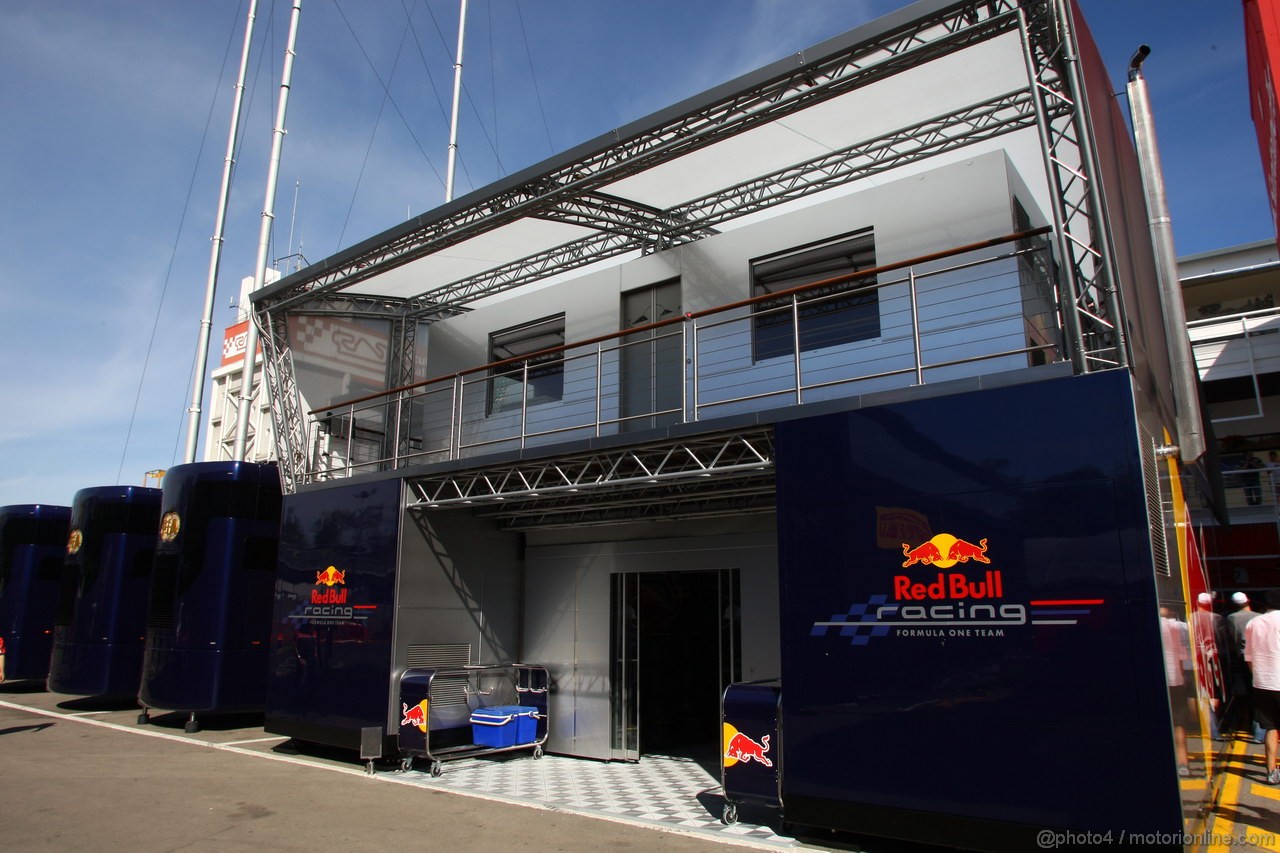 GP SPAGNA, 10.05.2012- Red Bull Racing Hospitality 