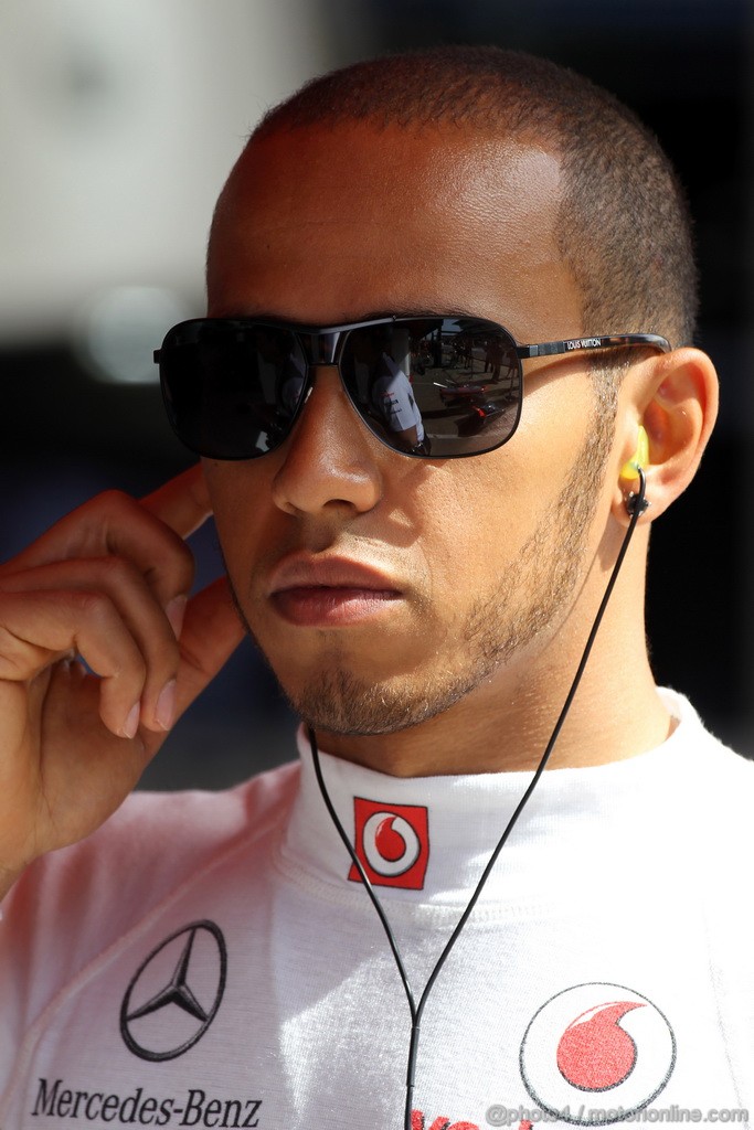 GP SPAGNA, 12.05.2012- Prove Libere 3, Lewis Hamilton (GBR) McLaren Mercedes MP4-27 e Mark Webber (AUS) Red Bull Racing RB8