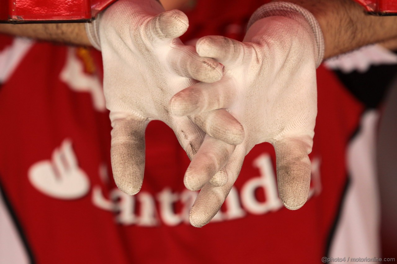 GP SPAGNA, 12.05.2012- Prove Libere 3, Ferrari  mechanic