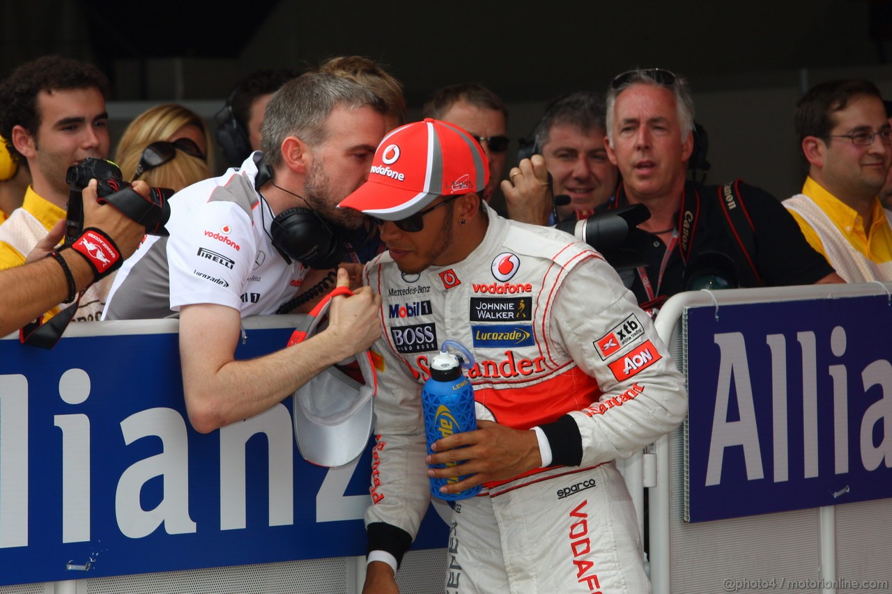 GP SPAGNA, 12.05.2012- Qualifiche, Lewis Hamilton (GBR) McLaren Mercedes MP4-27 pole position