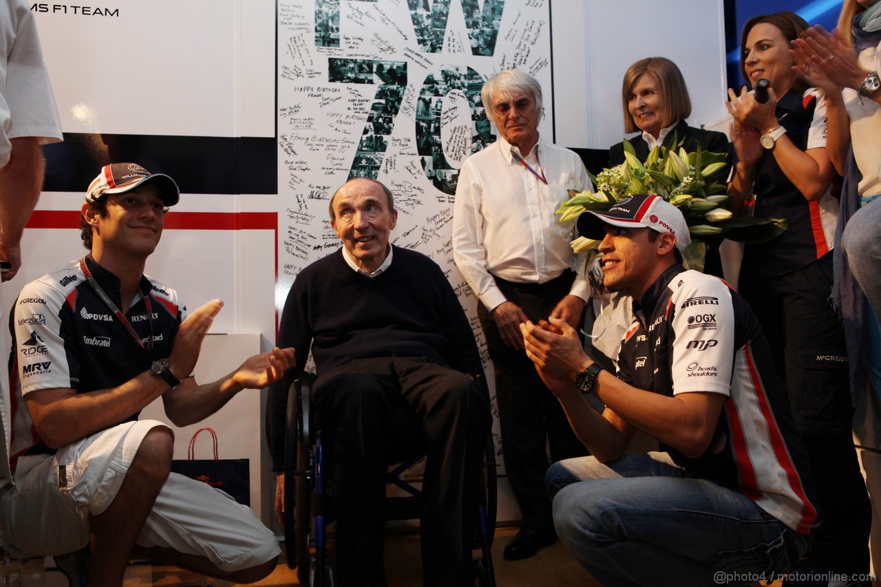 GP SPAGNA, 12.05.2012- Sir Frank Williams(gbr),Team Principal Williams F1 Team celebrates his 70th birthday with Bruno Senna (BRA) Williams F1 Team FW34 e Pastor Maldonado (VEN) Williams F1 Team FW34