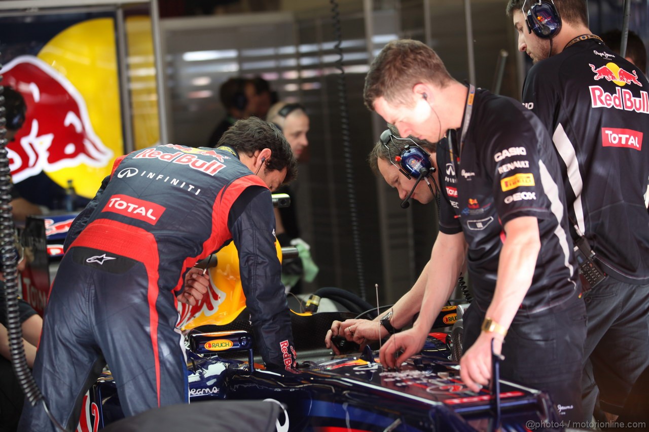GP SPAGNA, 11.05.2012- Prove Libere 1, Mark Webber (AUS) Red Bull Racing RB8 