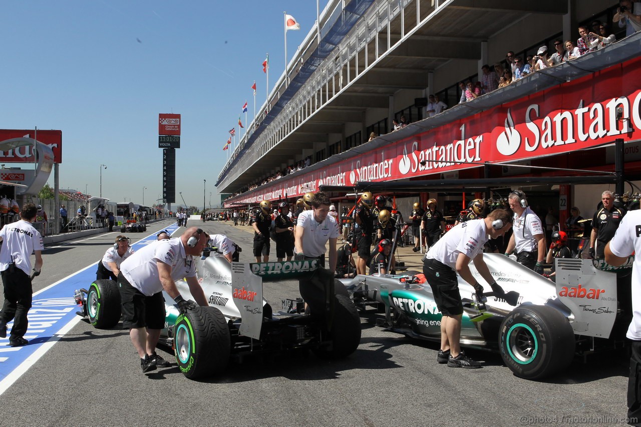 GP SPAGNA, 11.05.2012- Prove Libere 1, Michael Schumacher (GER) Mercedes AMG F1 W03 e Nico Rosberg (GER) Mercedes AMG F1 W03 