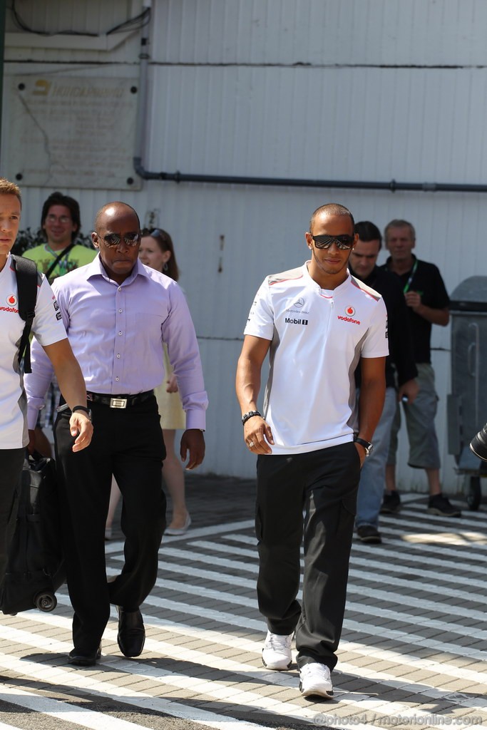 GP UNGHERIA, 29.07.2012- Lewis Hamilton (GBR) McLaren Mercedes MP4-27 e his father Anthony Hamilton (GBR)