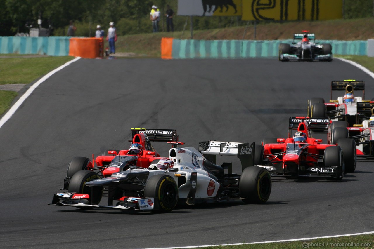 GP UNGHERIA, 29.07.2012- Gara, Kamui Kobayashi (JAP) Sauber F1 Team C31 e Charles Pic (FRA) Marussia F1 Team MR01 