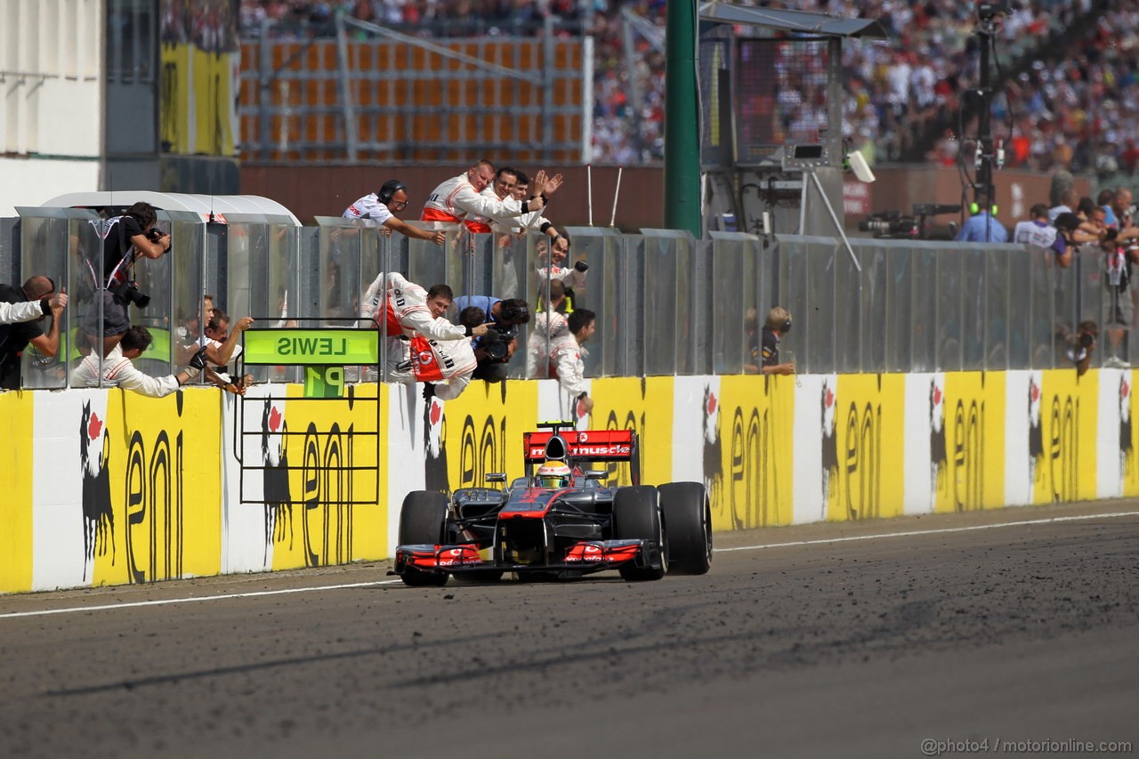 GP UNGHERIA, 29.07.2012- Gara, Lewis Hamilton (GBR) McLaren Mercedes MP4-27 vincitore