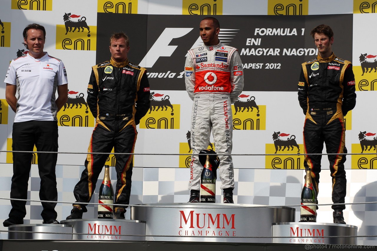 GP UNGHERIA, 29.07.2012- Gara, Lewis Hamilton (GBR) McLaren Mercedes MP4-27 vincitore, secondo Kimi Raikkonen (FIN) Lotus F1 Team E20 e terzo Romain Grosjean (FRA) Lotus F1 Team E20 e Sam Michael (AUS) McLaren Sporting Director