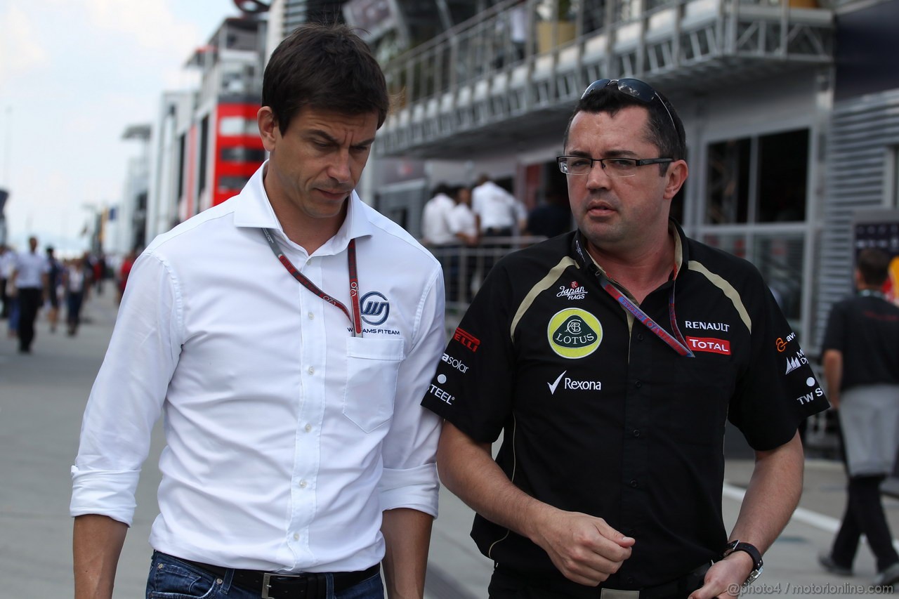 GP UNGHERIA, 27.07.2012- Prove Libere 2, Toto Wolff (GER) Williams Non Executive Director e Eric Boullier (FRA), Team Manager, Lotus F1 Team 