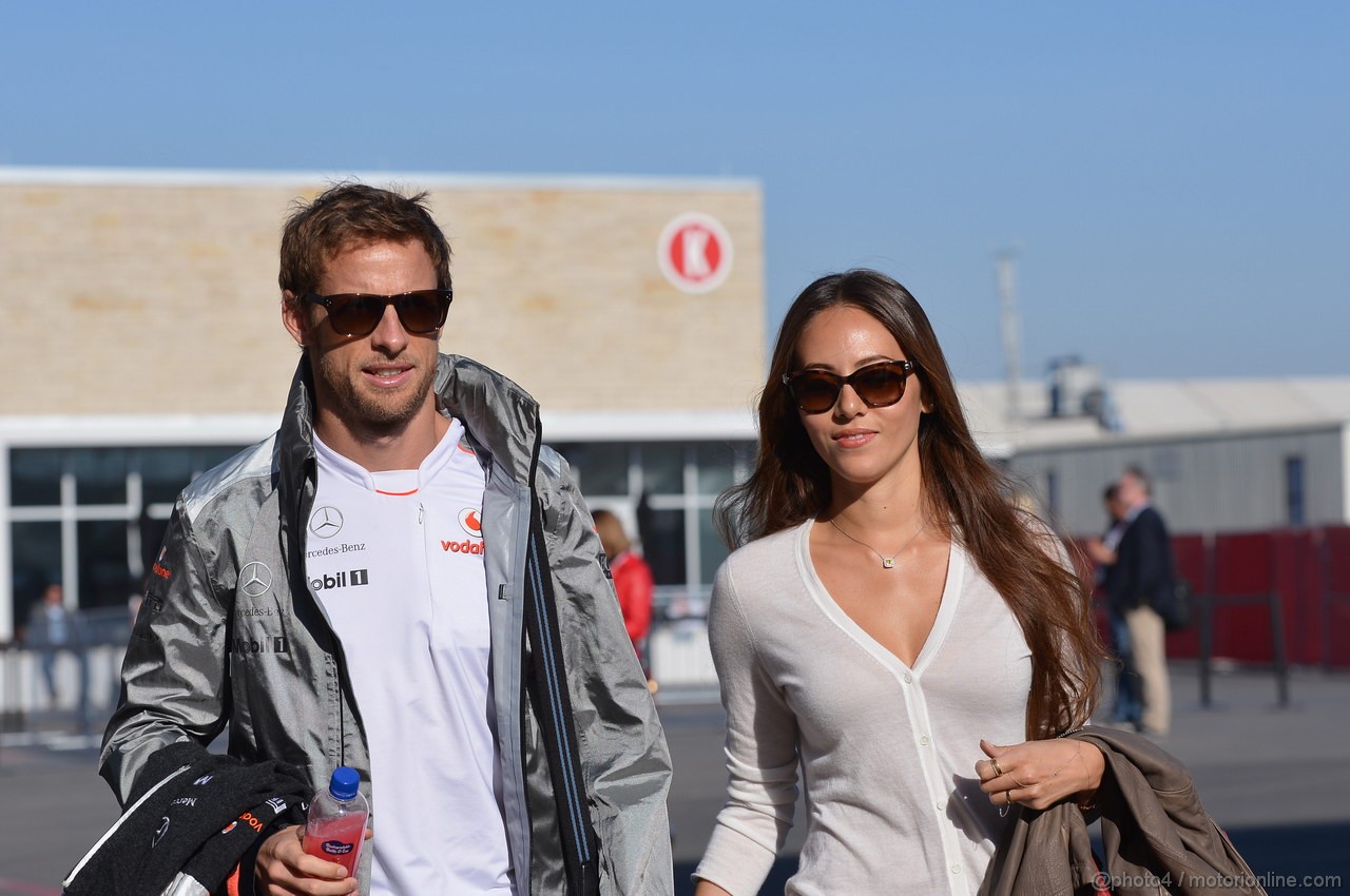 GP USA, 18.11.2012 - Jenson Button (GBR) McLaren Mercedes MP4-27 e Jessica Michibata (JPN) girlfriend of Jenson Button (GBR)