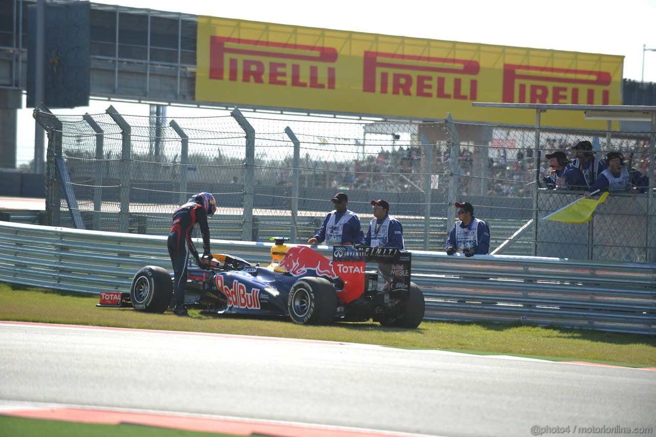 GP USA, 18.11.2012 - Gara, Mark Webber (AUS) Red Bull Racing RB8 is retiring from the race