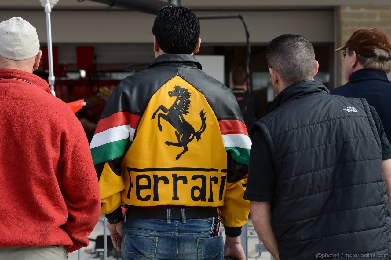 GP USA, 15.11.2012 - Fans in the pitlane