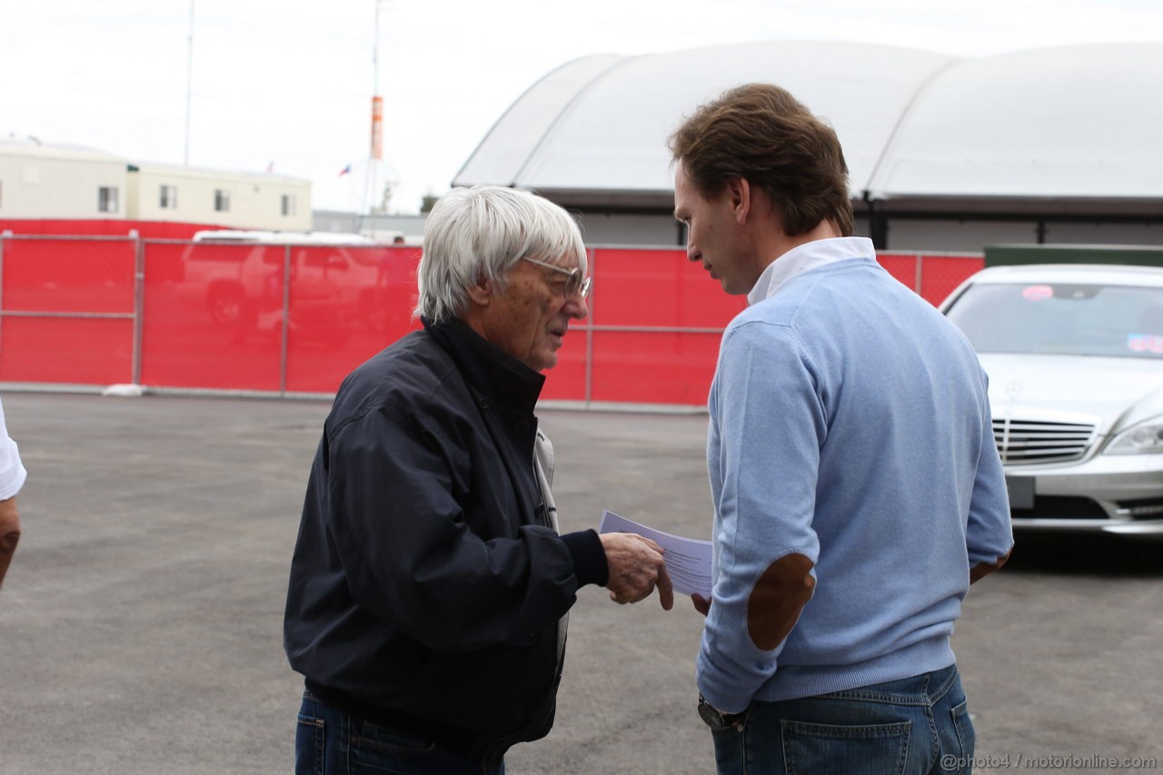 GP USA, 15.11.2012 - Bernie Ecclestone (GBR), President e CEO of Formula One Management e Pasquale Lattuneddu (ITA), FOM e Christian Horner (GBR), Red Bull Racing, Sporting Director 