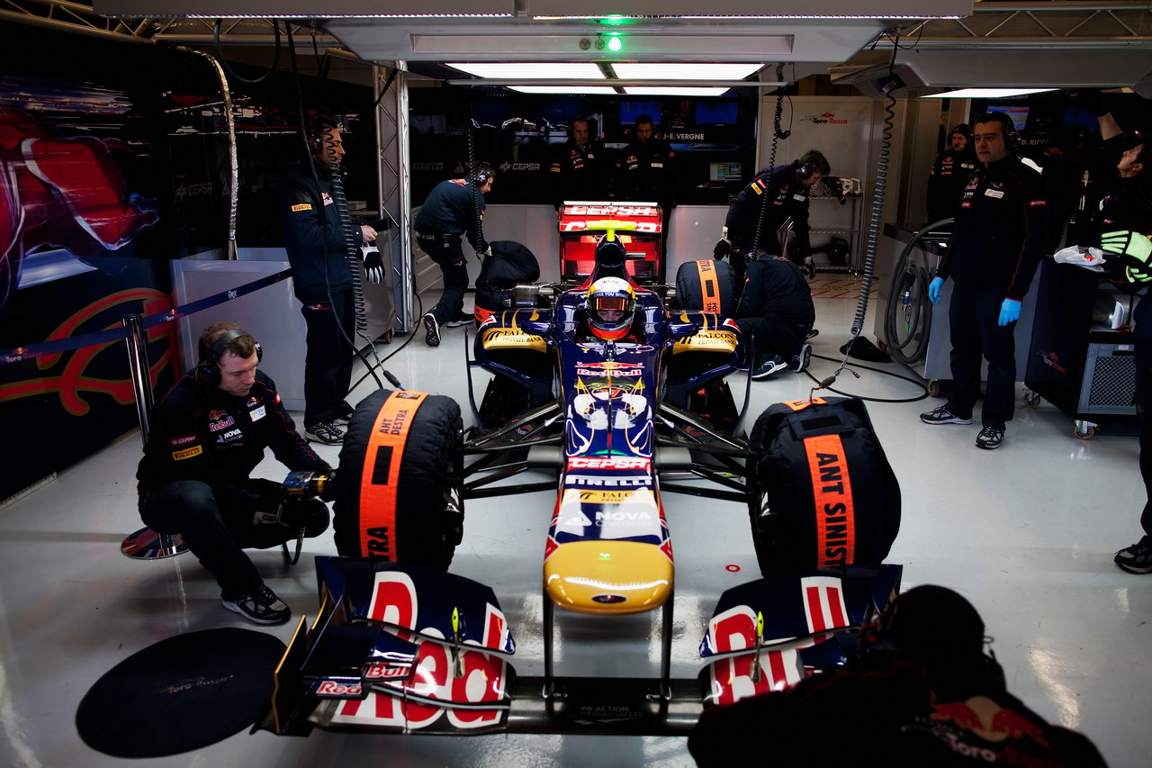 Jerez Test Febbraio 2012, JEREZ DE LA FRONTERA, SPAIN - FEBRUARY 09:  Jean-Eric Vergne of France e Scuderia Toro Rosso prepares to drive during day three of Formula One winter testing at the Circuito de Jerez on February 9, 2012 in Jerez de la Frontera, Spain.  (Photo by Peter Fox/Getty Images)