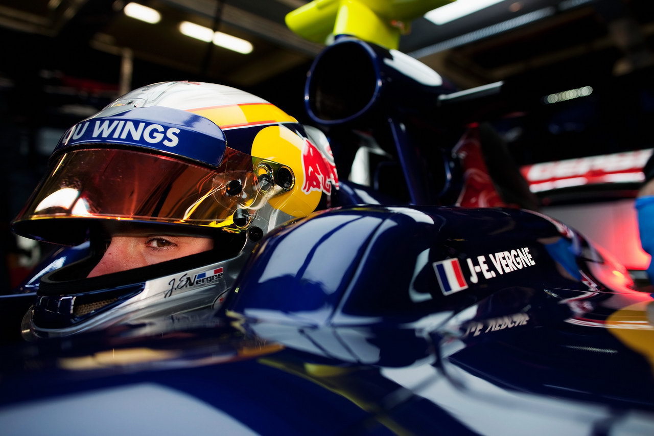 Jerez Test Febbraio 2012, JEREZ DE LA FRONTERA, SPAIN - FEBRUARY 09:  Jean-Eric Vergne of France e Scuderia Toro Rosso prepares to drive during day three of Formula One winter testing at the Circuito de Jerez on February 9, 2012 in Jerez de la Frontera, Spain.  (Photo by Peter Fox/Getty Images)