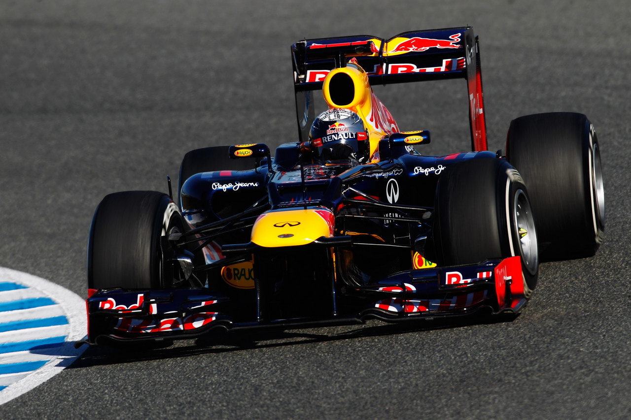 Jerez Test Febbraio 2012, JEREZ DE LA FRONTERA, SPAIN - FEBRUARY 09:  Sebastian Vettel of Germany e Red Bull Racing drives during day three of Formula One winter testing at the Circuito de Jerez on February 9, 2012 in Jerez de la Frontera, Spain.  (Photo by Paul Gilham/Getty Images)