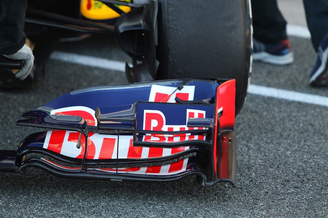 Jerez Test Febbraio 2012, 08.02.2012 Jerez, Spain,
Mark Webber (AUS), Red Bull Racing front wing  - Formula 1 Testing, day 1 - Formula 1 World Championship 