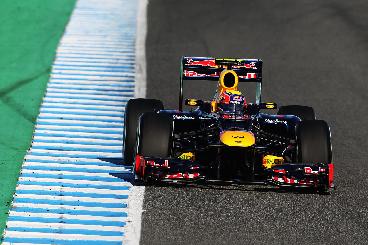 Jerez Test Febbraio 2012, JEREZ DE LA FRONTERA, SPAIN - FEBRUARY 08:  Mark Webber of Australia e Red Bull Racing drives during day two of Formula One winter testing at the Circuito de Jerez on February 8, 2012 in Jerez de la Frontera, Spain.  (Photo by Mark Thompson/Getty Images)