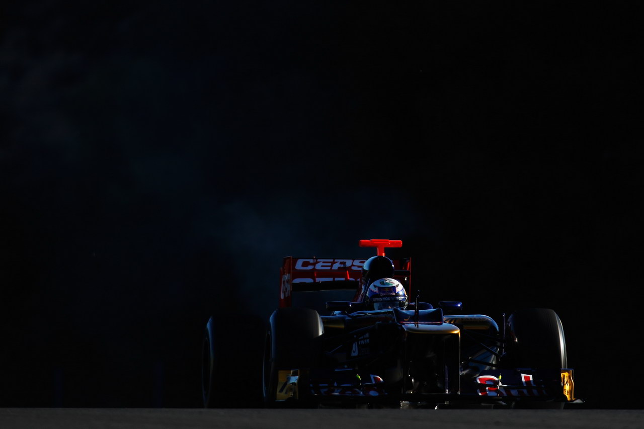 Jerez Test Febbraio 2012, JEREZ DE LA FRONTERA, SPAIN - FEBRUARY 08:  Daniel Ricciardo of Australia e Scuderia Toro Rosso drives during day two of Formula One winter testing at the Circuito de Jerez on February 8, 2012 in Jerez de la Frontera, Spain.  (Photo by Paul Gilham/Getty Images)