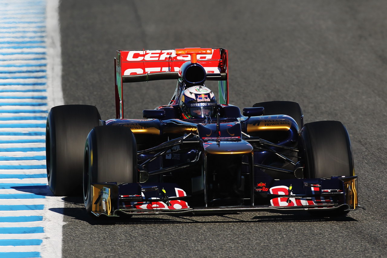 Jerez Test Febbraio 2012, JEREZ DE LA FRONTERA, SPAIN - FEBRUARY 08:  Daniel Ricciardo of Australia e Scuderia Toro Rosso drives during day two of Formula One winter testing at the Circuito de Jerez on February 8, 2012 in Jerez de la Frontera, Spain.  (Photo by Mark Thompson/Getty Images)