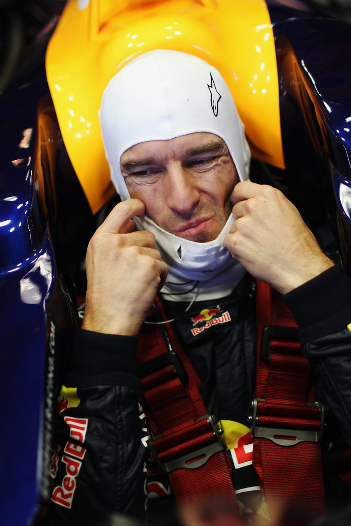 Jerez Test Febbraio 2012, JEREZ DE LA FRONTERA, SPAIN - FEBRUARY 08:  Mark Webber of Australia e Red Bull Racing prepares to drive during day two of Formula One winter testing at the Circuito de Jerez on February 8, 2012 in Jerez de la Frontera, Spain.  (Photo by Mark Thompson/Getty Images)