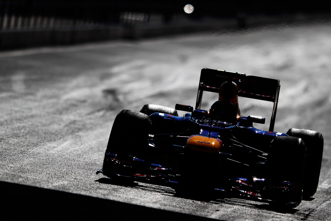 Jerez Test Febbraio 2012, JEREZ DE LA FRONTERA, SPAIN - FEBRUARY 08:  Mark Webber of Australia e Red Bull Racing drives down the pitlane during day two of Formula One winter testing at the Circuito de Jerez on February 8, 2012 in Jerez de la Frontera, Spain.  (Photo by Paul Gilham/Getty Images)