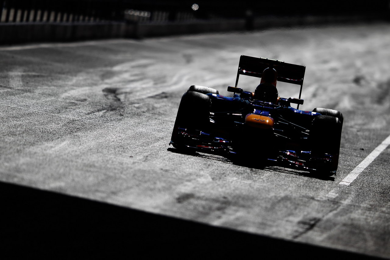 Jerez Test Febbraio 2012, JEREZ DE LA FRONTERA, SPAIN - FEBRUARY 08:  Mark Webber of Australia e Red Bull Racing drives down the pitlane during day two of Formula One winter testing at the Circuito de Jerez on February 8, 2012 in Jerez de la Frontera, Spain.  (Photo by Paul Gilham/Getty Images)