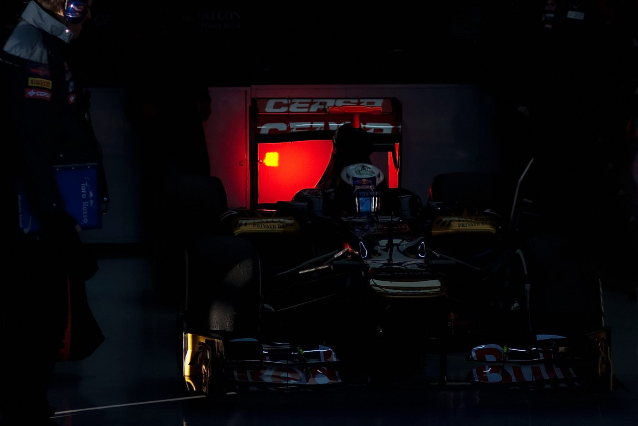 Jerez Test Febbraio 2012, JEREZ DE LA FRONTERA, SPAIN - FEBRUARY 08:  Daniel Ricciardo of Australia e Scuderia Toro Rosso prepares to exit his team garage during day two of Formula One winter testing at the Circuito de Jerez on February 8, 2012 in Jerez de la Frontera, Spain.  (Photo by Peter Fox/Getty Images)