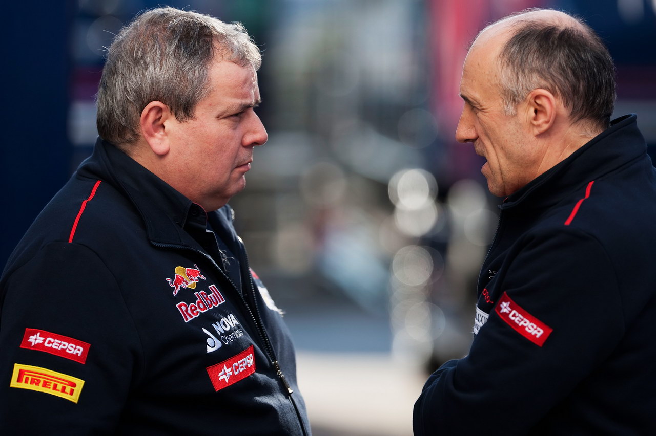 Jerez Test Febbraio 2012, JEREZ DE LA FRONTERA, SPAIN - FEBRUARY 08:   Scuderia Toro Rosso Team Principal Franz Tost (R) talks with Scuderia Toro Rosso Technical Director Giorgio Ascanelli (L) during day two of Formula One winter testing at the Circuito de Jerez on February 8, 2012 in Jerez de la Frontera, Spain.  (Photo by Peter Fox/Getty Images)