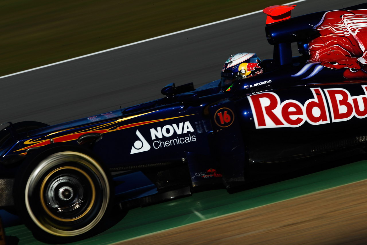 Jerez Test Febbraio 2012, JEREZ DE LA FRONTERA, SPAIN - FEBRUARY 08:  Daniel Ricciardo of Australia e Scuderia Toro Rosso drives during day two of Formula One winter testing at the Circuito de Jerez on February 8, 2012 in Jerez de la Frontera, Spain.  (Photo by Paul Gilham/Getty Images)