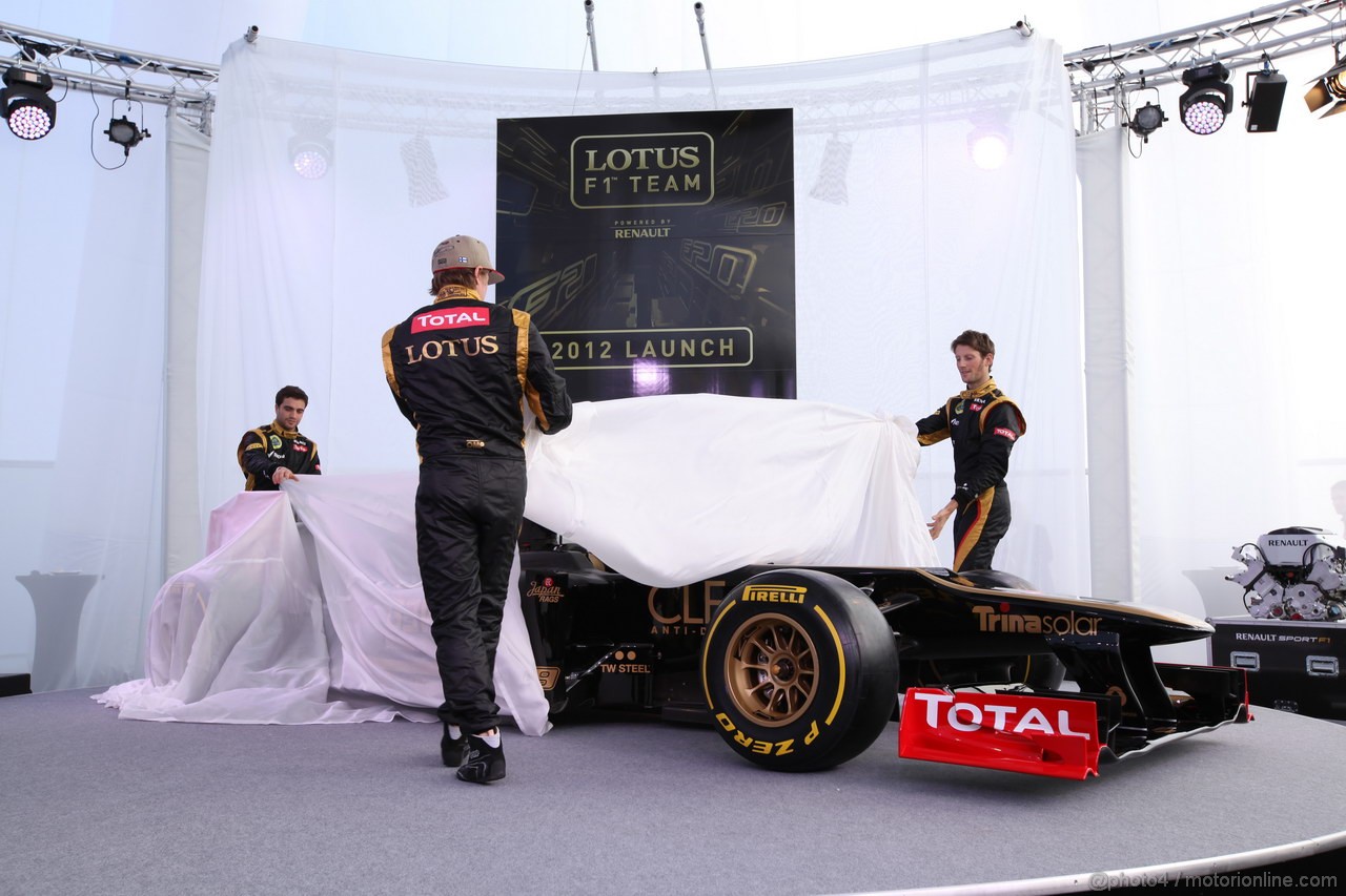 Lotus E20, Kimi Raikkonen, Lotus Renault F1 Team e Romain Grosjean (FRA), Lotus Renault F1 Team - Lotus F1 Team E20 Launch 