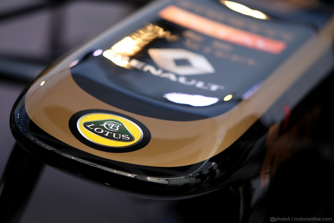 Lotus E20, 
Launch Atmosfera - Lotus F1 Team E20 Launch 