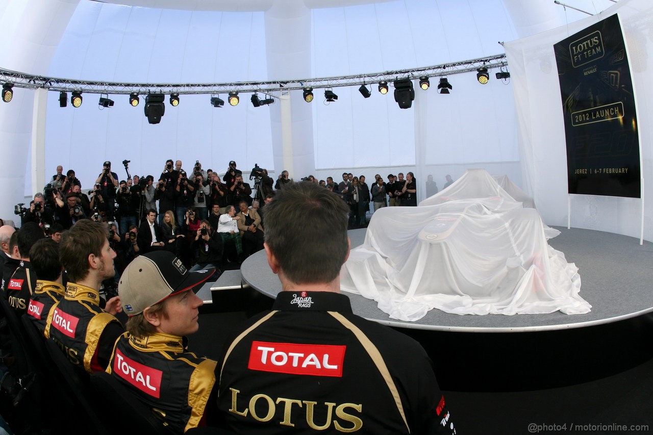 Lotus E20, 
Kimi Raikkonen (FIN), Team Lotus Renault GP  - Lotus F1 Team E20 Launch 