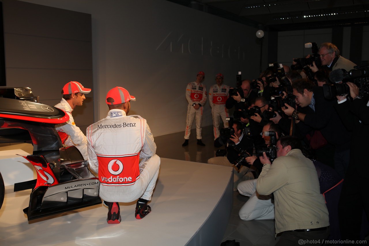 Mclaren MP4 27, Jenson Button (GBR), McLaren Mercedes e Lewis Hamilton (GBR), McLaren Mercedes - Vodafone McLaren Mercedes MP4-27 launch, McLaren Technology Centre 