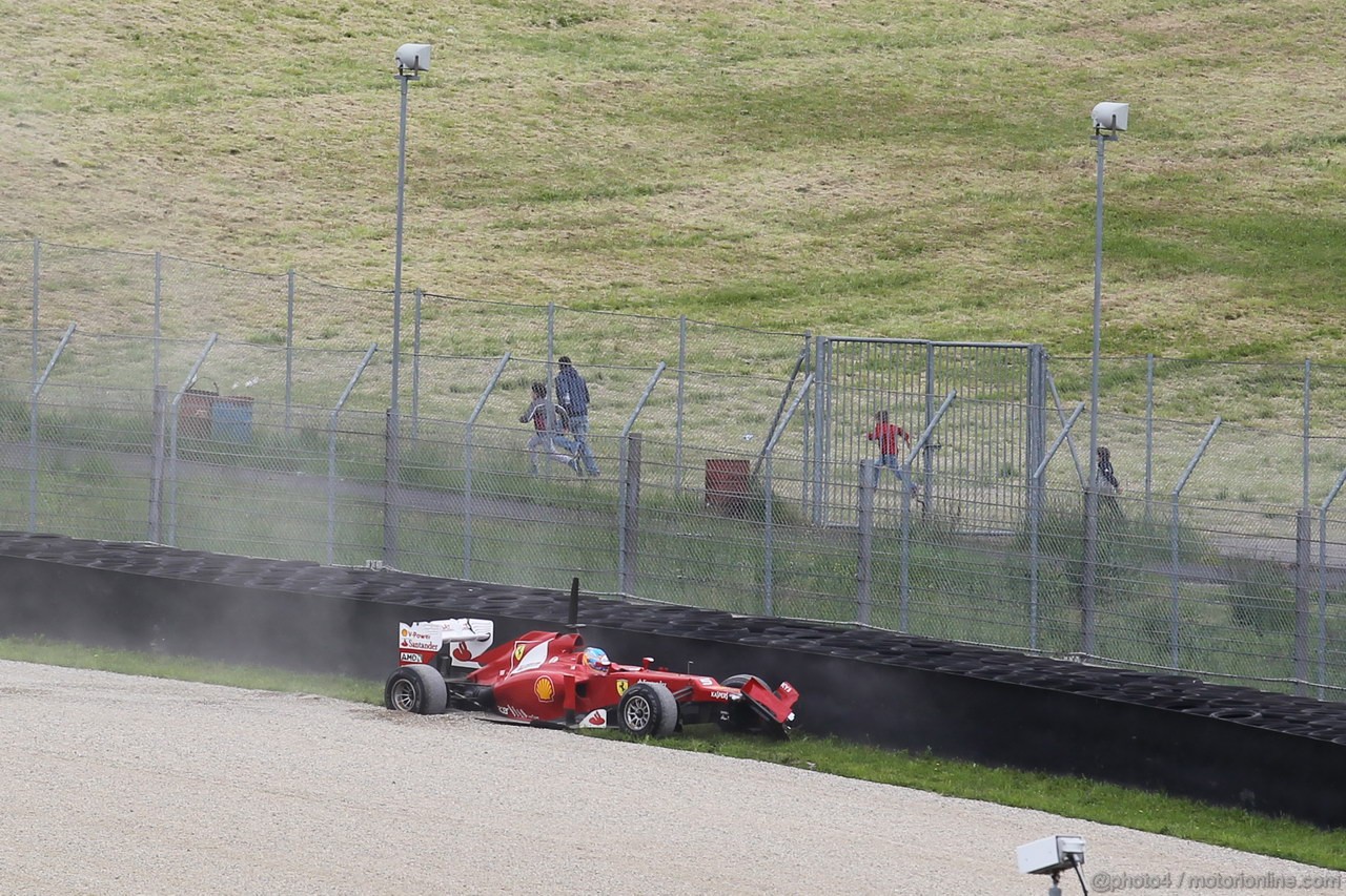 Mugello Test Maggio 2012, Fernando Alonso (ESP), Ferrari crashes
03.05.2012. Formula 1 World Championship, Testing, Mugello, Italy 
 