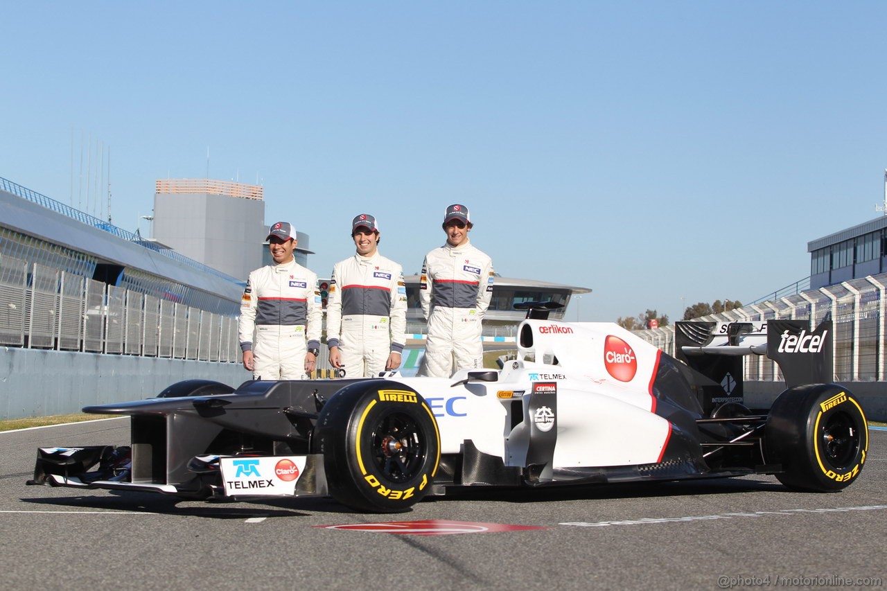 Sauber C31, 06.02.2012 Jerez, Spain, 
Kamui Kobayashi (JAP), Sauber F1 Team with Sergio Pvrez (MEX), Sauber F1 Team e Esteban Gutierrez (MEX), Sauber F1 Team  - Sauber C31 Ferrari Launch 