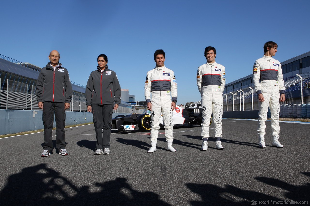 Sauber C31, Peter Sauber (SUI), Sauber F1 Team, Team Principal with Monisha Kaltenborn (AUT), Managing director, Sauber F1 Team, Kamui Kobayashi (JAP), Sauber F1 Team, Sergio Perez (MEX), Sauber F1 Team e Esteban Gutierrez (MEX), Sauber F1 Team - Sauber C31 Ferrari Launch 