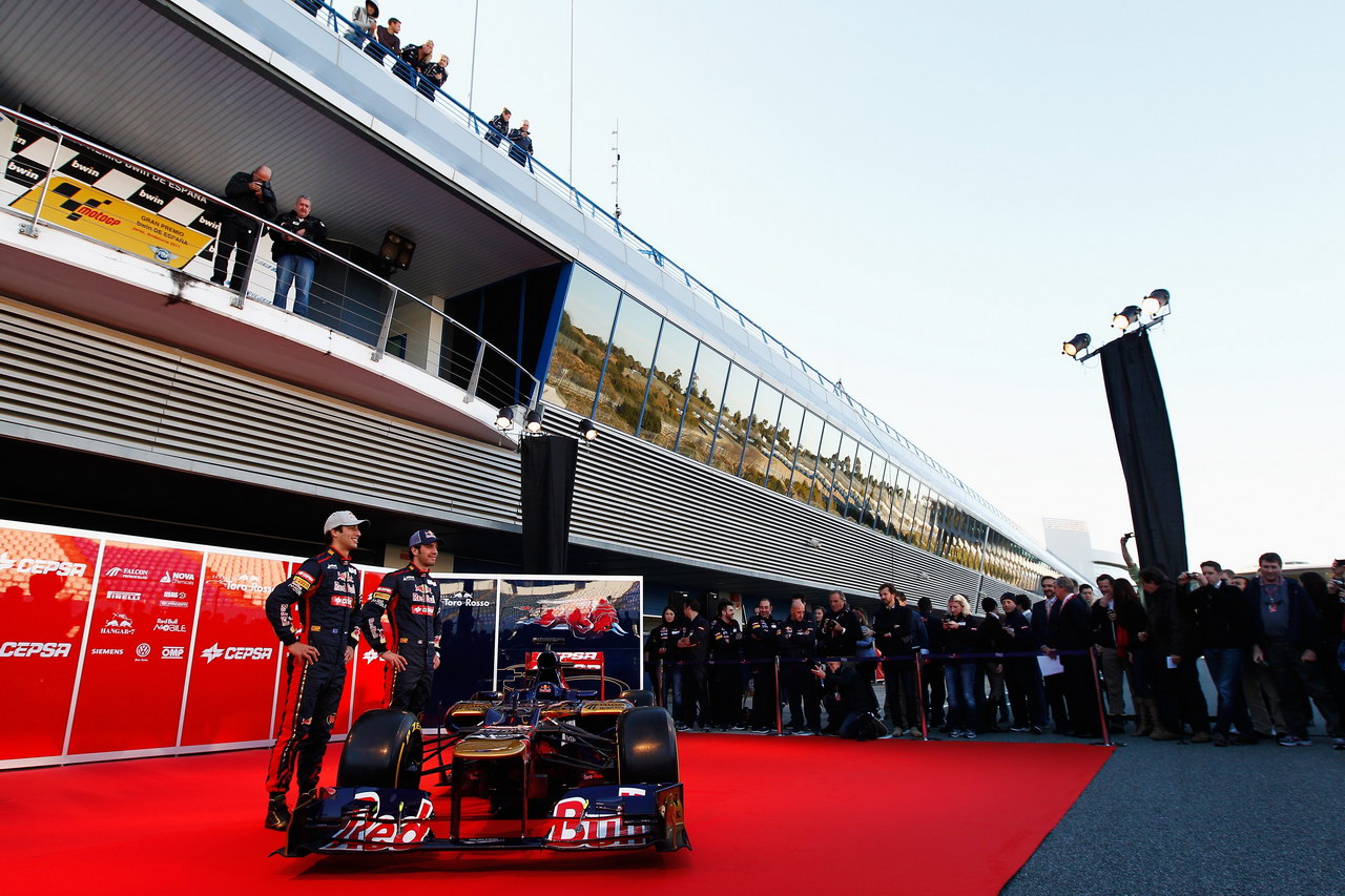 Toro Rosso STR7, JEREZ DE LA FRONTERA, SPAIN - FEBRUARY 06:  Scuderia Toro Rosso drivers Jean-Eric Vergne (R) of France e Daniel Ricciardo (L) of Australia attend the unveiling of the new Scuderia Toro Rosso STR7 at the Circuito de Jerez on February 6, 2012 in Jerez de la Frontera, Spain.  (Photo by Paul Gilham/Getty Images)