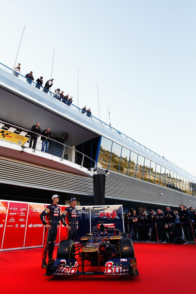 Toro Rosso STR7, JEREZ DE LA FRONTERA, SPAIN - FEBRUARY 06:  Scuderia Toro Rosso drivers Jean-Eric Vergne (R) of France e Daniel Ricciardo (L) of Australia attend the unveiling of the new Scuderia Toro Rosso STR7 at the Circuito de Jerez on February 6, 2012 in Jerez de la Frontera, Spain.  (Photo by Paul Gilham/Getty Images)