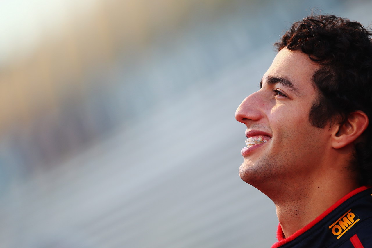 Toro Rosso STR7, JEREZ DE LA FRONTERA, SPAIN - FEBRUARY 06:  Scuderia Toro Rosso driver Daniel Ricciardo of Australia attends the unveiling of the new Scuderia Toro Rosso STR7 at the Circuito de Jerez on February 6, 2012 in Jerez de la Frontera, Spain.  (Photo by Clive Mason/Getty Images)